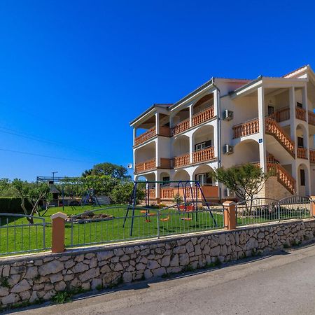 לופאר Apartments Danica מראה חיצוני תמונה