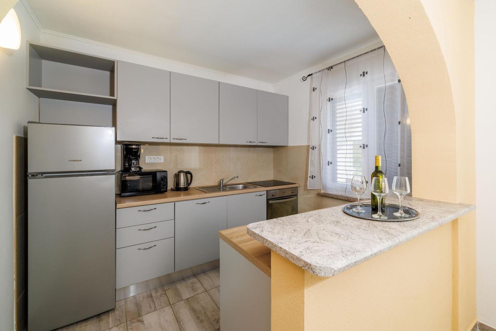 לופאר Apartments Danica מראה חיצוני תמונה